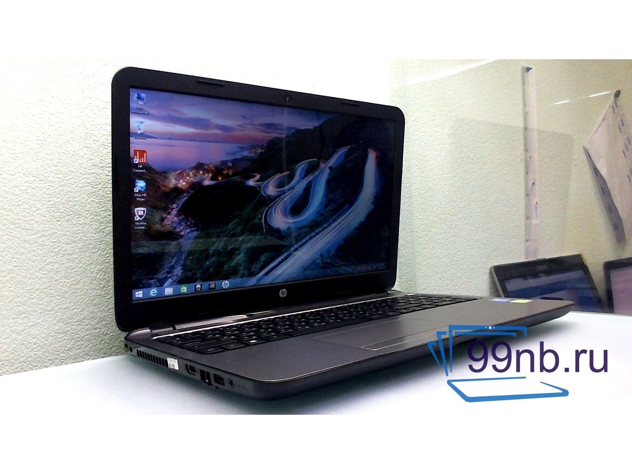 HP  15-r083sr